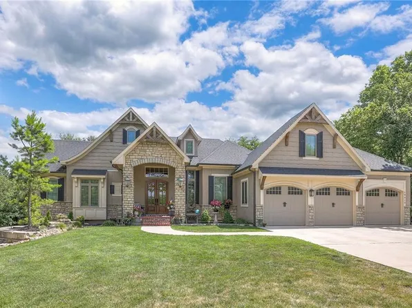 19313 S Raffurty Rd, Pleasant Hill, MO 64080