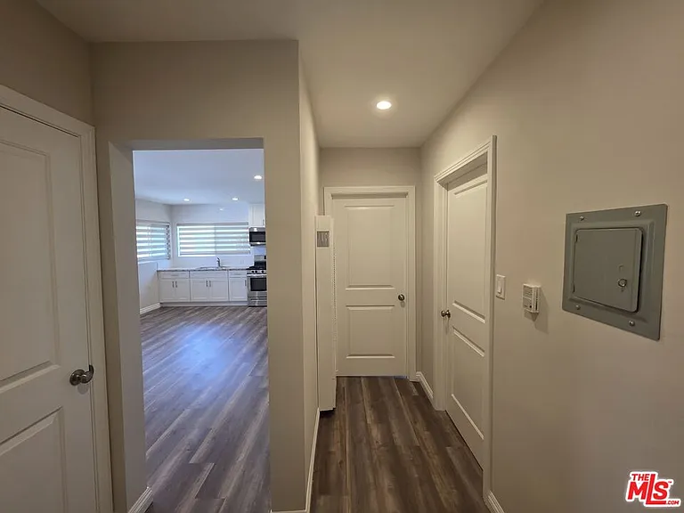 2012 S Holt Ave #2014 — Photo 23