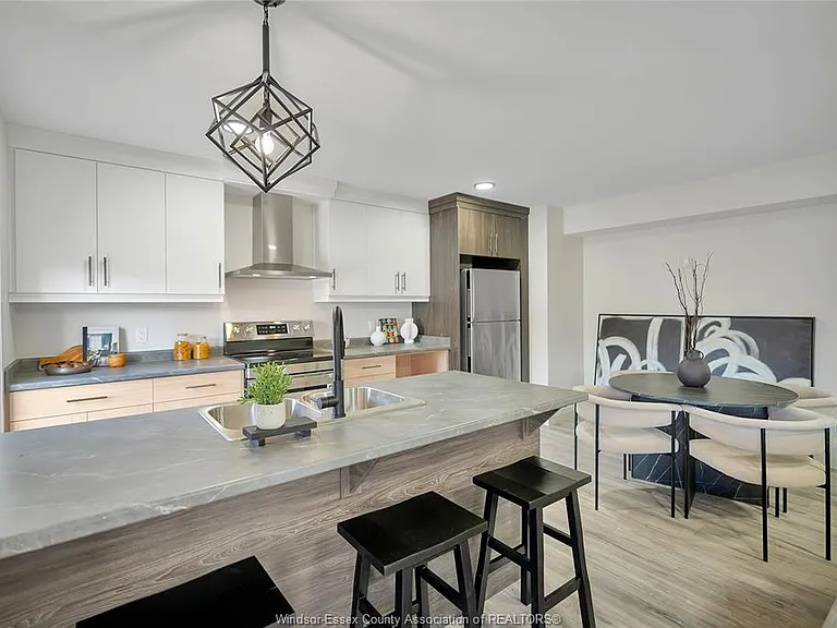 515 Caron Ave #2 — Photo 9