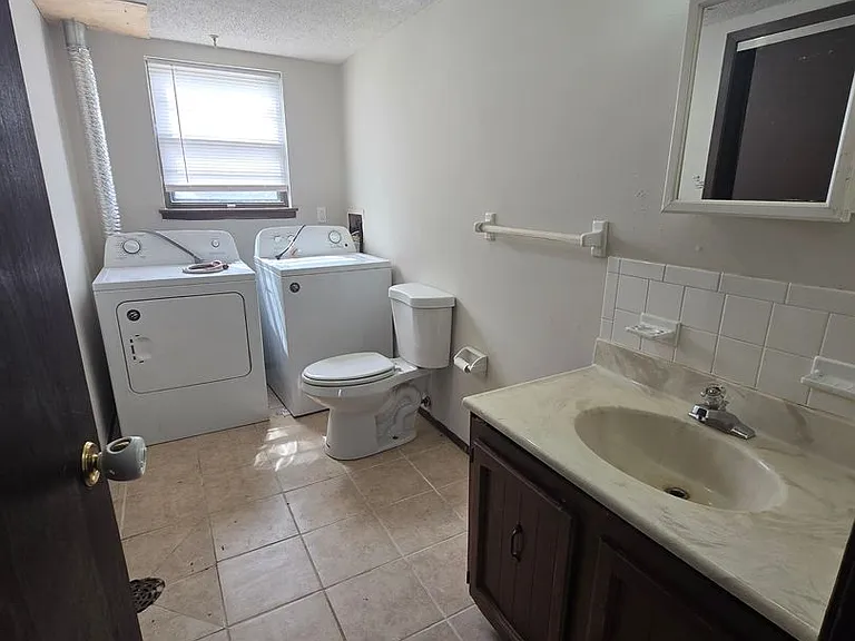 4300-4302 E Santa Barbara Dr #D — Photo 7