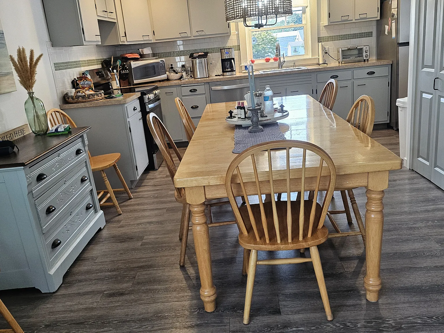 3 bed, 1758 sqft, $2,300 — Photo 3