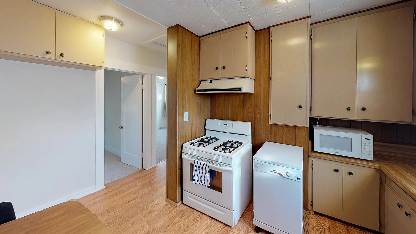 Private Room in Delightful City Heights House with Beautiful Brick Patio — Photo 4