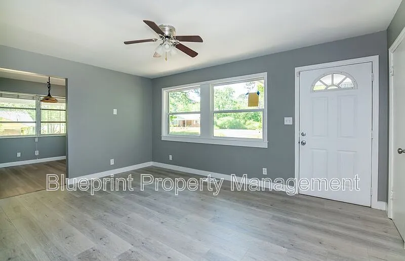 Building Photo - 1143 Oakley Dr