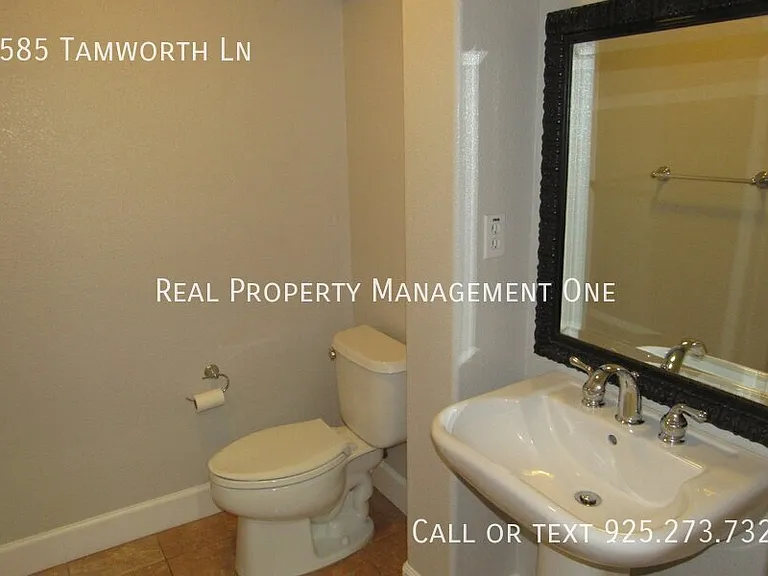 2585 Tamworth Ln — Photo 16