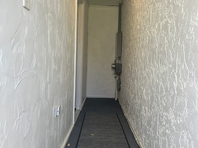 14 Watch Knob Ln #B — Photo 8
