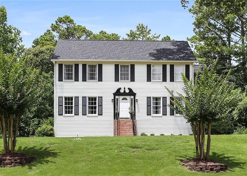1st image of 2633 Forest Way NE