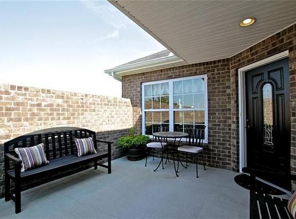 4th image of 108 Bellingdon Dr #6