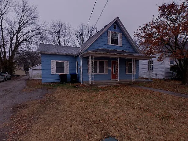 3 bed, $1,400 — Photo 1
