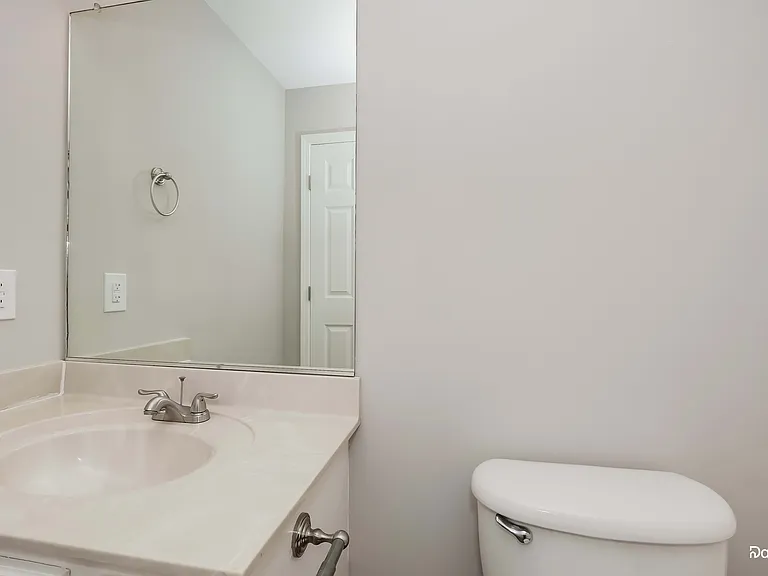 2104 Madison Ct — Photo 13