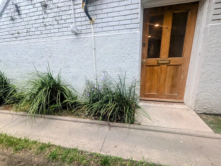 5339 Saint Charles Ave #B — Photo 3