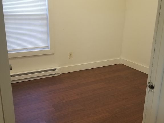 2nd image of 35 Summer St