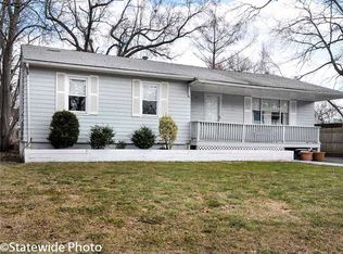 82 Model Ave, Warwick, RI 02889