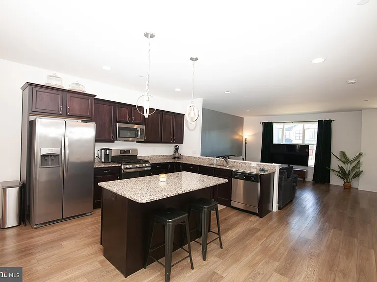313 Estate Dr — Photo 15
