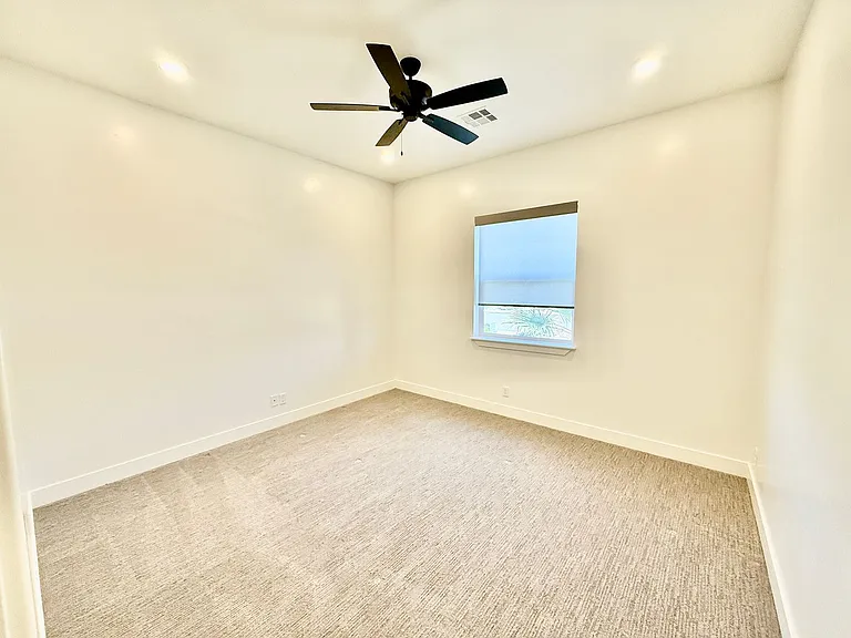 3714 S McKenzie Ln — Photo 5