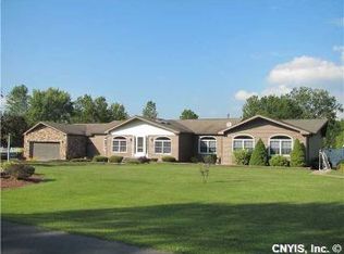 7252 Lewis Rd, Auburn, NY 13021