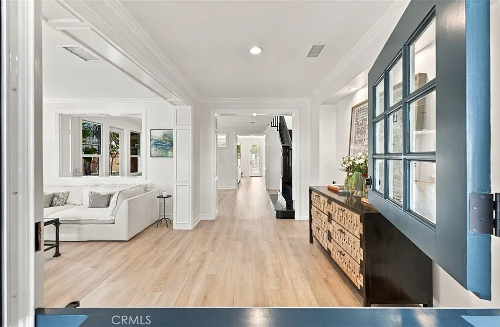 4 bed, 4.5 bath, 4031 sqft, $22,000 — Photo 4