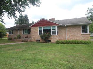 256 Maple Ave E, Alderson, WV 24910