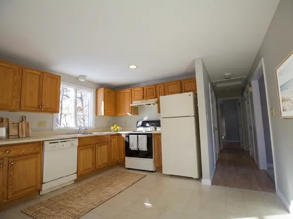 90 Duck Pond Rd, South Dennis, MA 02660
