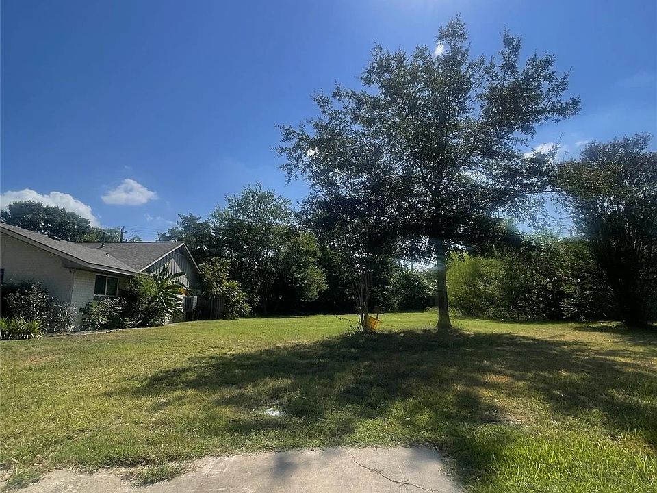 1st image of 8915 McAvoy Dr