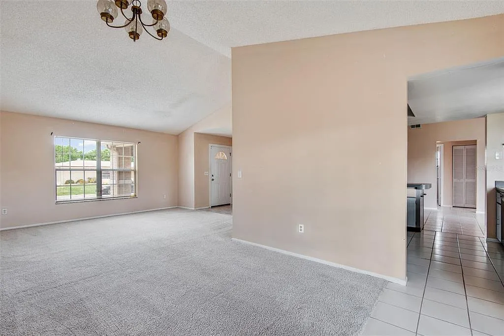 3 bed, 2.0 bath, 1608 sqft, $1,800 — Photo 4