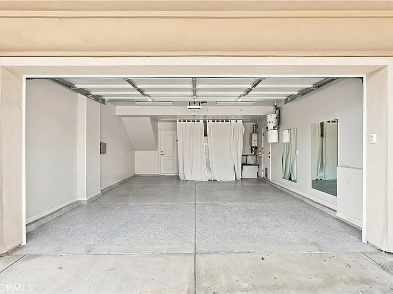 1740 Havemeyer Ln — Photo 36