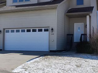 1599 Ponds Edge Ct, North Liberty, IA 52317