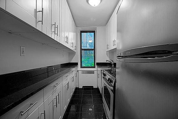 1st image of 30 Greenwich Ave APT 1A