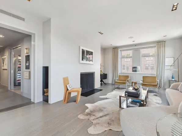 465 West 23rd Street image 5 of 28