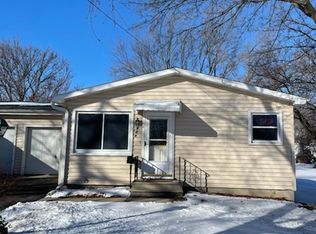 809 E Taylor St, Dekalb, IL 60115