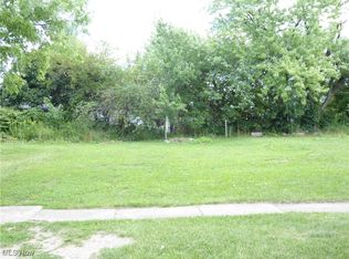 2067 W 106th St, Cleveland, OH 44102