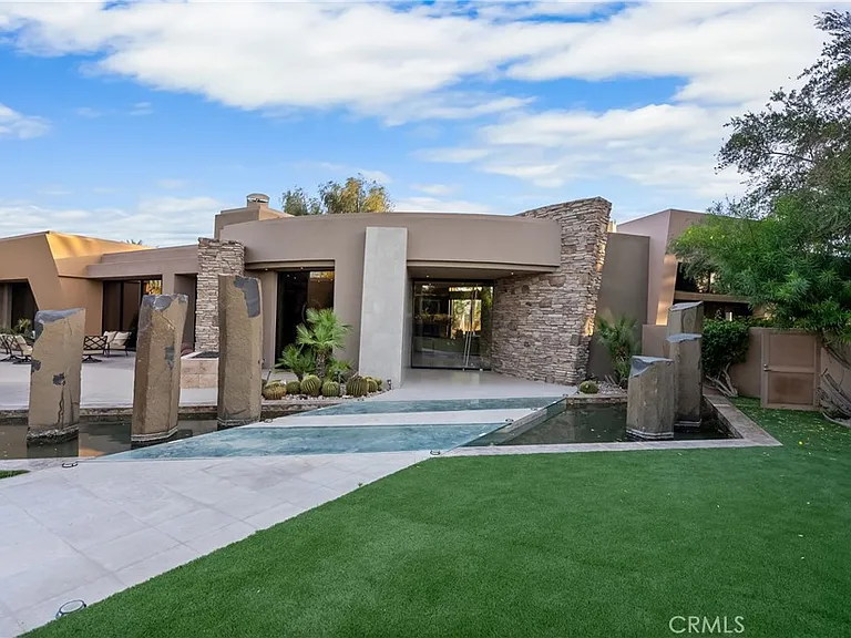 68 Royal Saint Georges Way — Photo 2