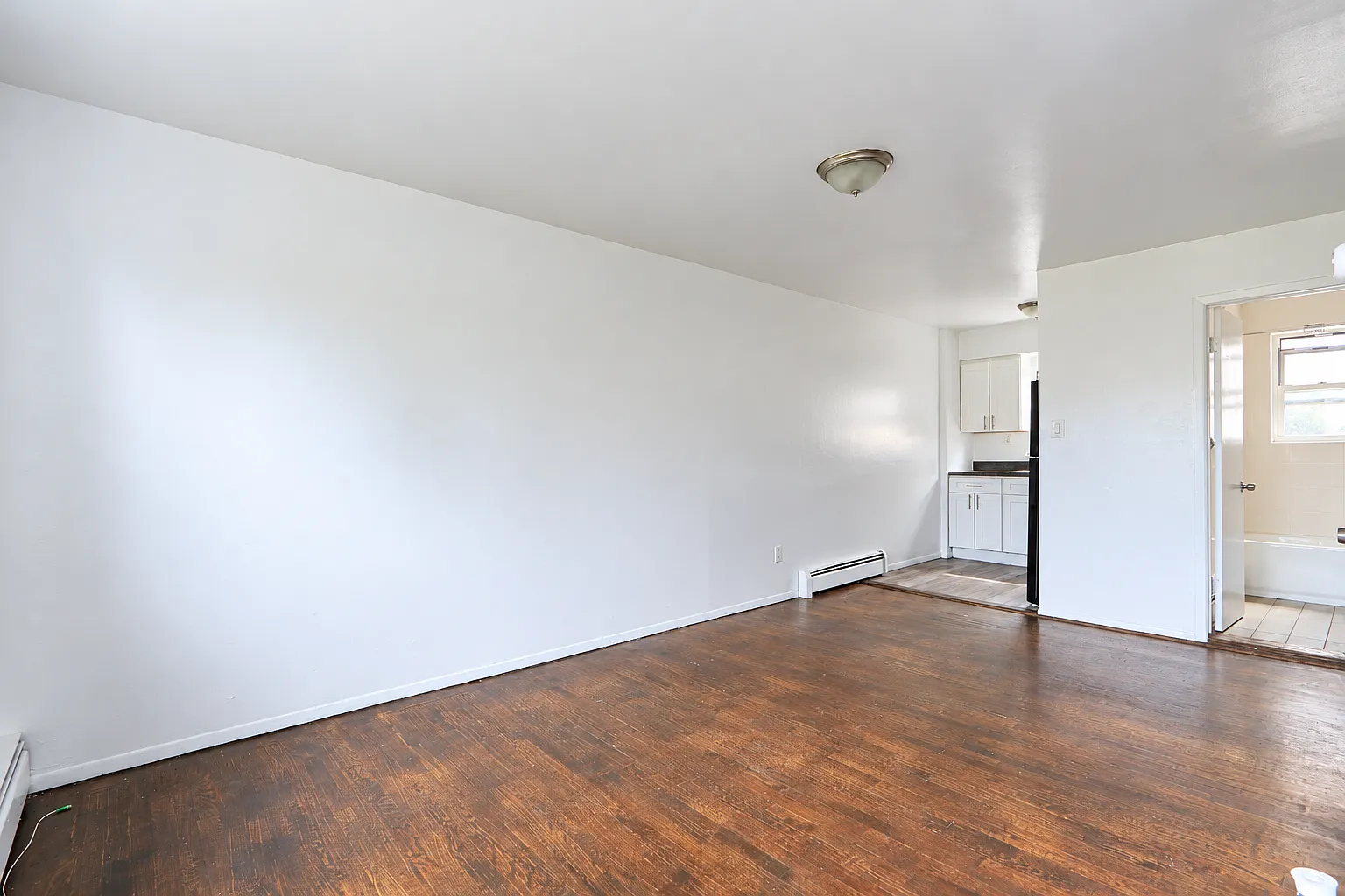 122-02 85th Avenue — Photo 3