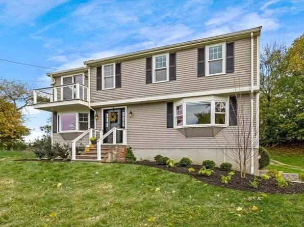 6 Bel Air Dr, Hingham, MA 02043