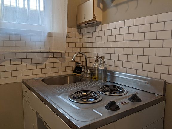2nd image of 934 S Lake St #1