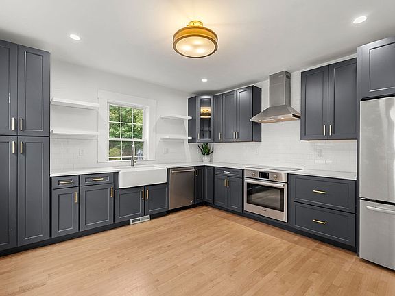4th image of 20 Paradise Rd #20