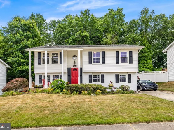 2251 Four Seasons Dr, Gambrills, MD 21054