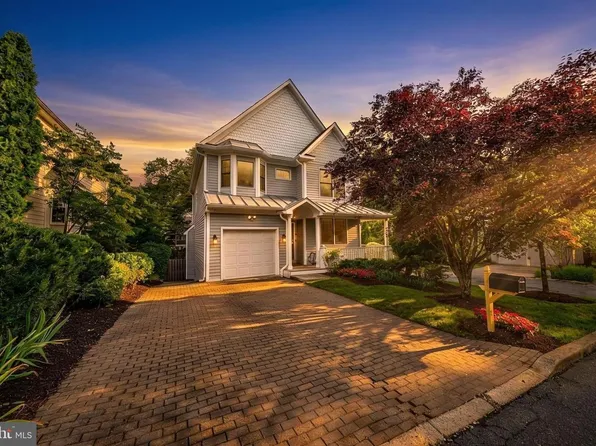 5000 Macarthur Ct NW, Washington, DC 20016