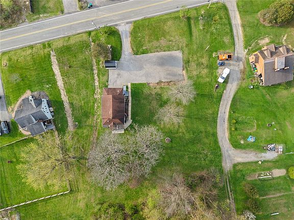 4th image of 478 Crawford Run Rd