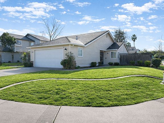 3rd image of 832 N Hill Way