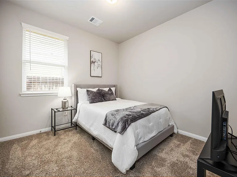 7047 Silverleaf Oak St — Photo 12