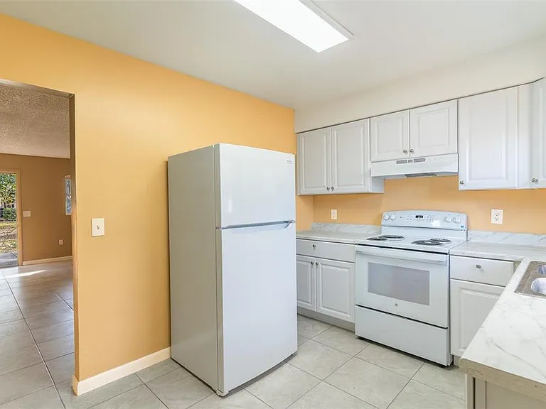 140 Avenue W NW #2 — Photo 5
