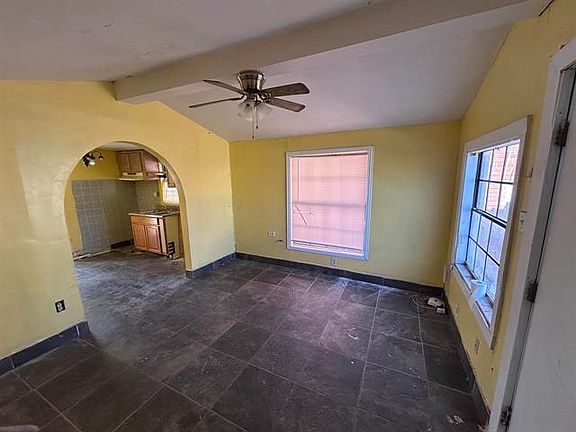 2nd image of 315 W San Pedro St