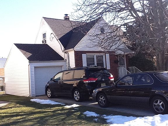 Garage, 2 car driveway