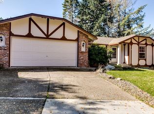 504 S 68th Pl, Springfield, OR 97478