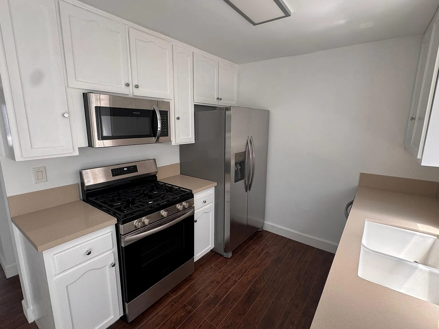 2 bed, 1.5 bath, 850 sqft, $2,750 — Photo 3