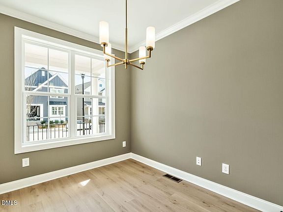 5th image of 1213 Barreto Dr