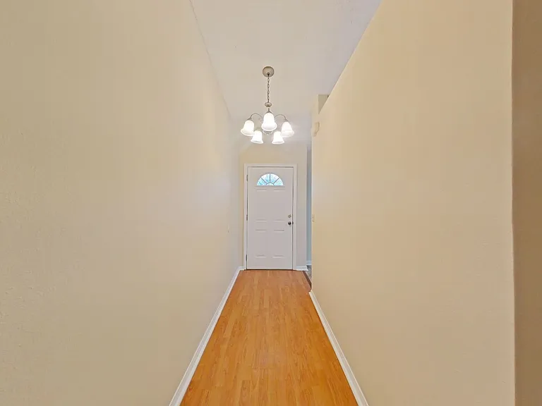 127 Titan Dr — Photo 3