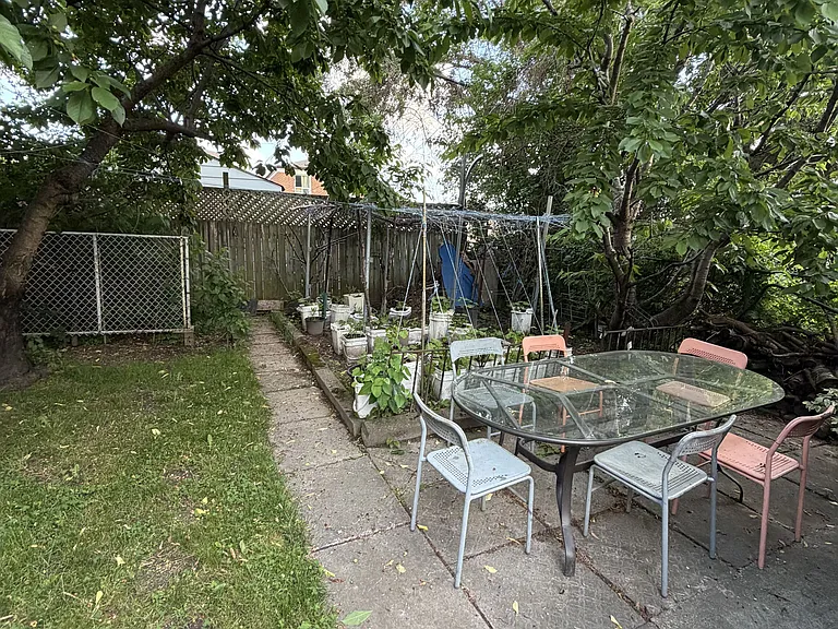 131 Cameron Ave — Photo 10
