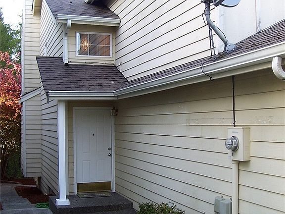 2nd image of 980 NW Poppy Ct