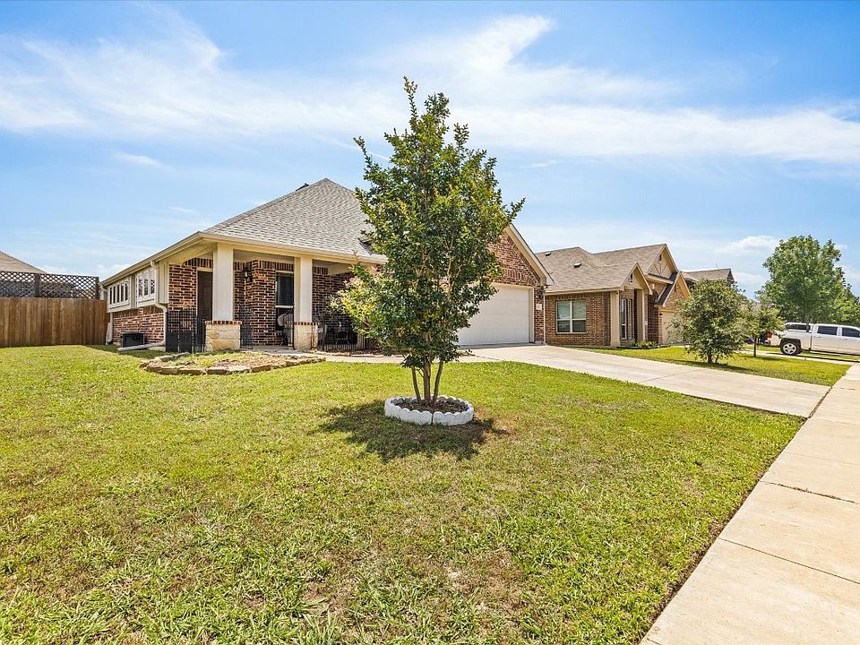 1st image of 110 Rockhaven Dr